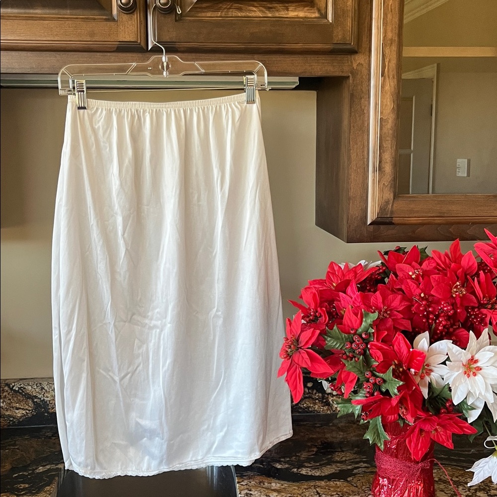 Vintage Vassarette Nylon Off White Midi Slip